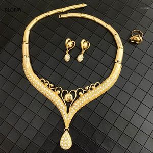 Oorbellen Ketting Braziliaanse Gouden Sieraden Set voor Vrouwen Ketting / Oorbellen / Ring / Armband Wedding Sets Moslim