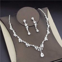 Collar de pendientes Cenmon Fashion Juego de joyas para novia Collar de arete para mujer Collar de boda de cristal de diamantes XW