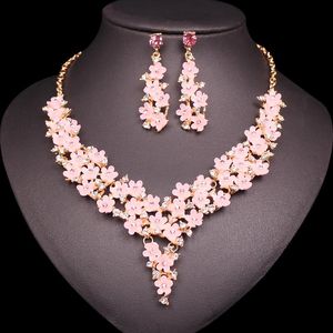 Collar de aretes Lindo juego de flores de resina rosa Boho Fashion Rhinestone Bohemia Style Weddal Wedding Jewelry Gifts for Women