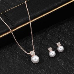 Collier de boucles d'oreilles à la mode imitez élégamment le collier de perle boucles d'oreilles en rinem