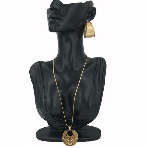 Pendientes Collar Mejewelry Pendientes simples Conjuntos de joyería de moda Colgantes de mujer chapados en oro de 24k para Navidad y Halloween