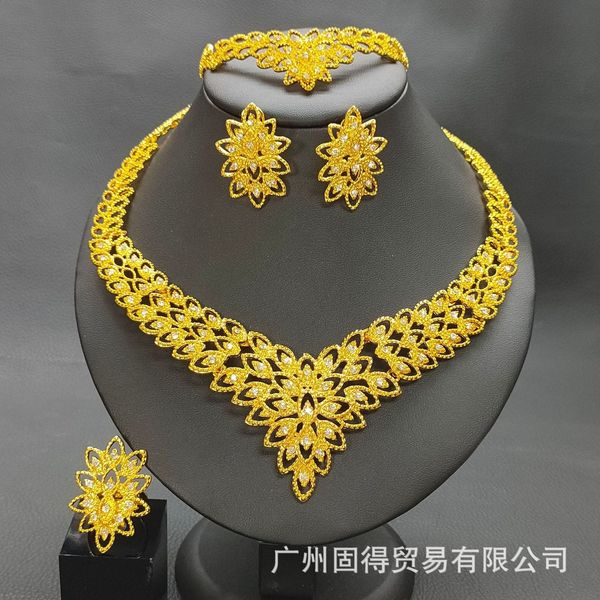 Collier de boucles d'oreilles Xuhuang Bracelet de collier de luxe plaqué d'or africain Ensemble pour femmes arabe charme bijoux de bijoux de mariée Cadeaux de fête de mariage 230820