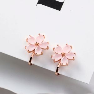 Boucles d'oreilles nouvelles coréennes belles mineures minuscules bowknot cristal fleur de fleur de fleur