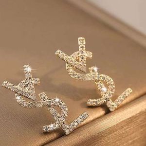 Oorbellen Stud 18K Verguld Oostenrijks Kristal Letter Stud Oorbellen Voor Vrouwen Europese En Amerikaanse Populaire Eenvoudige Designer Oorbellen Bruiloft Bruid Sieraden Geschenk