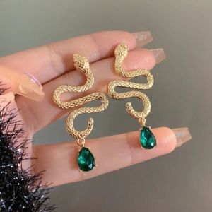 Oorbellen vintage gouden kleur overdreven slangvormige oorbellen mode groene stenen slangclip op oorbellen zonder piercing voor vrouwenfeest