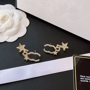 Oorbellen vrouwen houden van postzegel charme oorbellen 18k gouden letter charrings vintagee sieraden ontwerp voor dames Europa