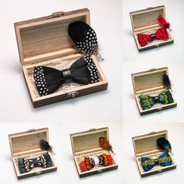 EASTEPIC Handgemaakte Feather Bow Tie Broche Houten Box Set Heren Prachtige Accessoires voor Bruiloft Verjaardagscadeau Stropdas 240301