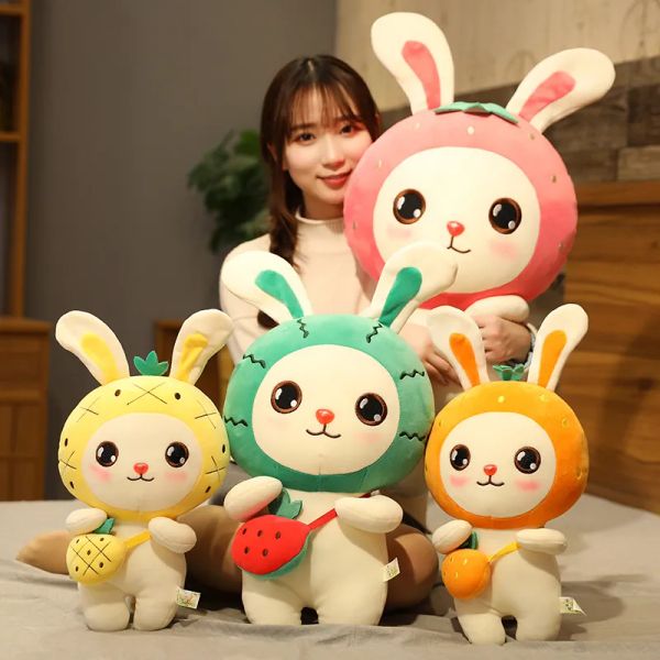 Cadeau de Pâques lapin jouets en peluche dessin animé créatif fruits en peluche poupée tenant oreiller poupée cadeau de fête des enfants