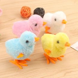 Pasen Windup Chick Toy Novely Jumping Pluche Baby Prop geschenk begunstigd door kinderen jongens en meisjes mini -speelgoed 240408