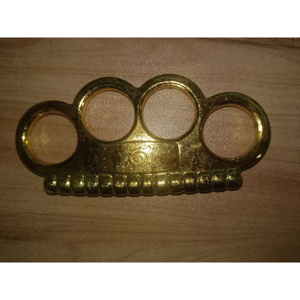 Facile à utiliser à la mode solide mode boxe porte-clés en gros usine ceinture boucle poinçonnage décapsuleur multi-fonction sortie 557460