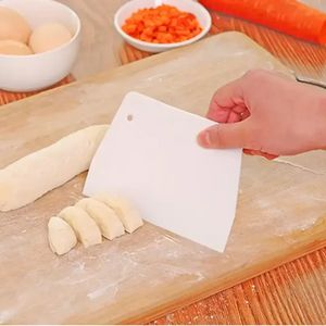 Eco Friendly Dough Pizza Cutter Pastry Slicer Blade Cake Bread Pasty Scraper Blade Keukengereedschap Bakeware Cutters FY5731 BB0513