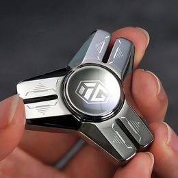 EDC – Gyroscope du bout des doigts en acier inoxydable, technologie de jouet, soulagement du stress en métal, cadeau pour adultes, cœur d'acier 240115