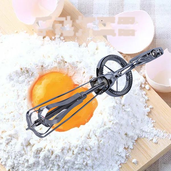 Hervidores de huevos Batidor manual rotativo creativo de acero inoxidable Batidor de mango Mezclador Aparato de cocina Herramienta de agitación WJ11 230627