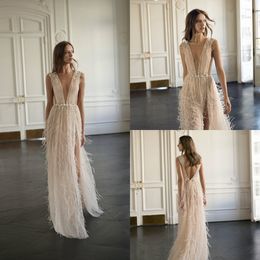 Eisen Stein une ligne robes de mariée 2020 Deep V Neck Neck Bohemian Bridal Wring Robes Feathers Side Split Backless Robes de Mari￩e