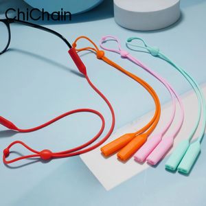 Lunettes de soleil en silicone élastique Bande de couleur Bouton de lettre réglable Sports Chaîne antidérapante Lunettes Sangles Corde de cou Extrémités plus larges 240202