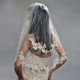 Longitud del codo 75 cm Velo corto de dos capas Appliques White/Marfil Wedding Velo con perlas Beading Bridal Velo