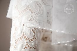 Voile de mariage de longueur d'épaule chaude deux couches voiles de mariée bord perlé tulle blanc ivoire champagne avec peigne en alliage nouveau designer en stock