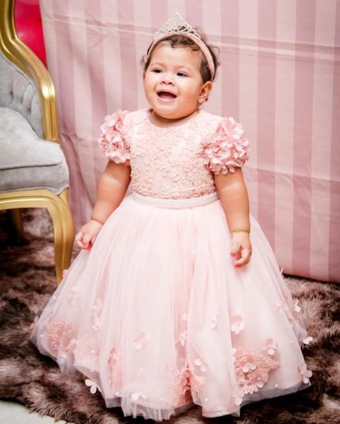 Vestidos elegantes de flores rosas para niña, flores hechas a mano, perlas con lazo, vestido de baile de manga corta, largo hasta el suelo, hecho a medida para niños