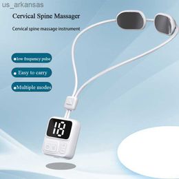 Masseur électrique de la colonne cervicale Charge USB Mini microcourant Pulse Hot Compress Portable Pendentif Neck Brace Relax Health Care L230523