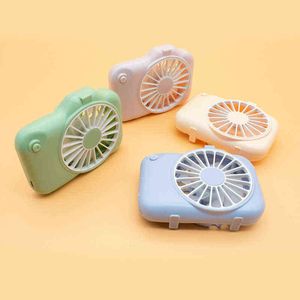 Elektrische ventilatoren Camera Cartoon ventilator USB-opladen Mini Light Office Desktop Fan Draagbare luchtkoeler Kleine desktop Office Statiefventilator T220907