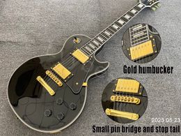 Guitare électrique, touche en ébène, couleur noir massif, pièces dorées, Pickups HH avec Pickguard noir, petit pont à broches et écrou en os