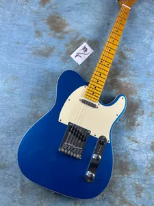 Elektrische gitaar, geïmporteerde elzenhouten xylofoonbody, glanzend blauw en zilver, helemaal over de sandwich, bliksemverpakking