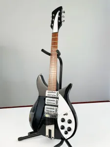 Guitare électrique, corps en acajou, touche vernie à 21 frettes en acier inoxydable, noire, guitare de haute qualité