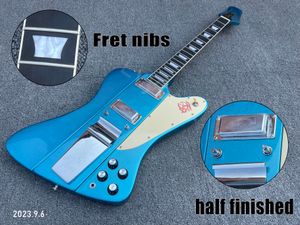 Guitare électrique en métal massif, bleu crème, pickgaurd avec espace de protection uniforme, pièces chromées, sans trous de réglage, sans pont