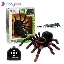 Eléctrico RC Animales Mascota electrónica Control remoto Simulación tarántula Ojos Brillo inteligente araña negra 4Ch Halloween RC Tricky Prank Scary Toy regalo 230503