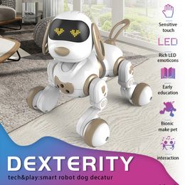 Électrique RC Animaux Drôle RC Robot Électronique Chien Stunt Commande Vocale Sens Tactile Musique Chanson pour Garçons Filles Jouets Pour Enfants 18011 230615