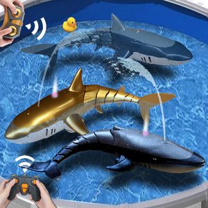 Eléctrico / RC Animales Rc Shark Robot Niños Piscina Playa Juguete para niños Niños Niña Diversión Rociador de agua Simulación Ballena Animales Submarino Control remoto Peces 230525