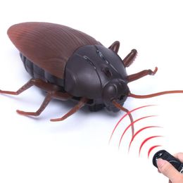 Electric RC Animals RC Top Infrarood afstandsbediening gesimuleerde Fake Cockroach Children S Toy Holiday Gift 230818