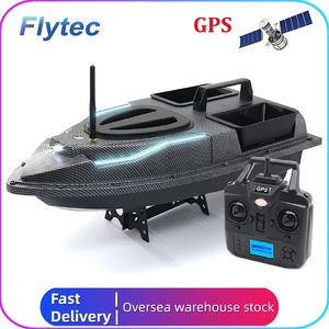 Bateaux RC électriques Flytec Official Store V900 GPS 40 Points 500M Auto Driving Return 1.5KG RC Bait Boat avec feu de direction pour la pêche 230607