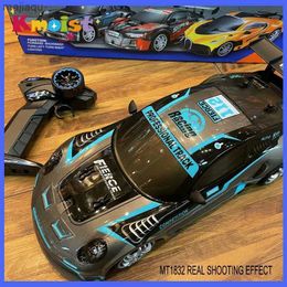Voiture électrique / RC 1/14 RC Car 2.4g 4WD Scale Remote Control Car Véhicule à vitesse Sports Drift Racing Car avec des jouets sono