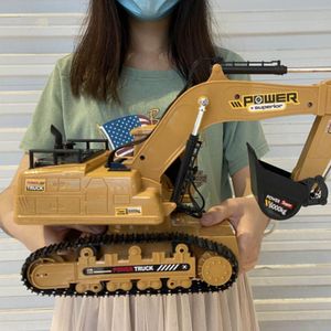 Electric/RC CAR 1/18 Truck Excavator 2.4G Radiocontroled Crawler Tractor Model Engineering Digging Soil Sound Toys for Boys 221209