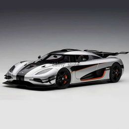 Coche eléctrico/RC 1 24 Koenigsegg ONE 1 Modelo de coche deportivo de aleación Funde a presión Modelo de coche de carreras de metal Sonido y luz de alta simulación Juguetes para niños GiftL231223