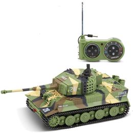 Voiture électrique / RC 1 72 Mini RC Tanks 2117 Modèle Militaire Électrique Radio Control Vehicle Portable Battle Tanks Simulation Cadeaux Jouets pour enfants 230525