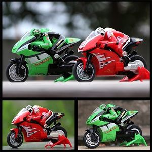 Voiture RC électrique 2 4GHz Mini RC Moto Rouge Vert Course Électrique Drift Stunt Motos 15km h Haute Vitesse Simulation Cadeaux Jouets pour enfants b230731