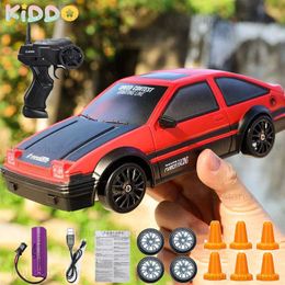 Voiture électrique/RC 4WD RC Car GTR AE86 RC Drift Racing Car Toy High Speed Remote Control Vehicle Car 2.4G RC Racing Car Toy pour le cadeau de la journée des enfants T240308