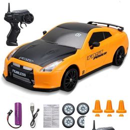 Elektrische/Rc Auto Electricrc 24G 4Wd Rc Drift Highspeed Opladen Dynamische Racing Kinderen Jongen Afstandsbediening Model Speelgoed Cadeau Voor 230612 Dhdcf