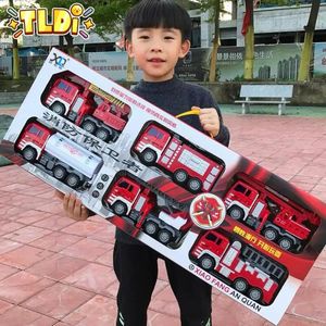 Elektrische RC Auto Brandweerwagen Speelgoed Set Kinderen Geschenken Grote Vrachtwagens Valbestendig Ladder Sprinkler Brandweerman Techniek Speelgoed 231218