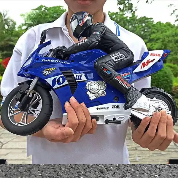 Coche eléctrico RC Moto de alta velocidad Modelo 2 4G 1/6 Big RC Motocicleta Radio Control Control remoto Juguete Drift Stunt Toys para niño 231013