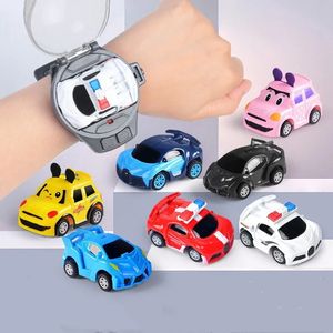 Elektrische RC Auto Afstandsbediening Horloge Mini Schattig Polsband 2,4 GHz Infrarooddetectie Elektrisch racevoertuig USB Opladen Slim speelgoed Kinderen Geschenk 231117