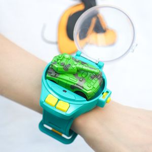 Electric RC Car Watch Control Toy Mini RC 2 4G Remote Machine électrique Radio contrôlée avec Light for Children 230728