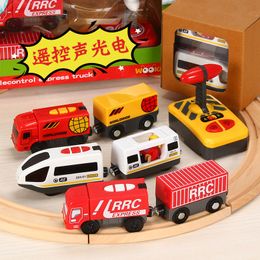 Électrique/RC piste enfant jouet télécommande Rc voiture train électrique jouet ensemble avec rail en bois télécommande jouet enfants train électrique jouet amusant cadeau 230629