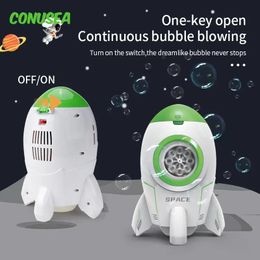 Machine à bulles de fusée électrique Macteur automatique Bulles Soap Blower Light Astronaute Summer Outdoor Game Toy Childrens Day Gift 240416