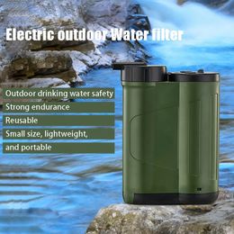Filtre à eau électrique, purificateur d'eau à pompe automatique rechargeable par USB avec lampe de poche pour camping en plein air, randonnée, voyage