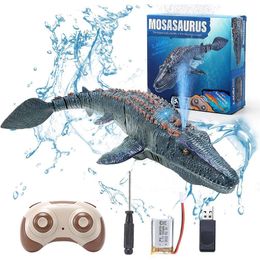 Animales eléctricos 24 g Dinosaurio de control remoto para niños Mosasaurus Toyadores de buceo Barco RC con luz de agua de agua en aerosol Baño de baño 230811