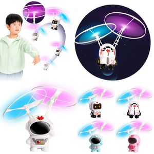 ElectricRC Animaux Volant Robot Jouets Enfants Mignon Avec USB Chargement Astronaute avec Lumière LED pour Garçons Filles Adolescents Cadeaux Bébé 230419