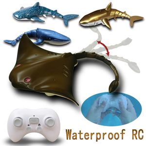 ElectricRC Animals Kids Rc SharksToys voor jongens Zandwaterzwembaden Bad Meisje Schip Kinderen Afstandsbediening Robots Bionische visboot 231114